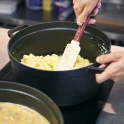 Staub 2.75-quart Matte Black Round Dutch Oven -Zwilling Shop 000011529