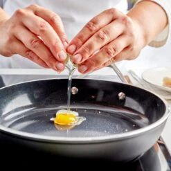 Demeyere AluPro 8" Ceramic Nonstick Fry Pan 15 Demeyere AluPro 8" Ceramic Nonstick Fry Pan -Zwilling Shop 1008001 05