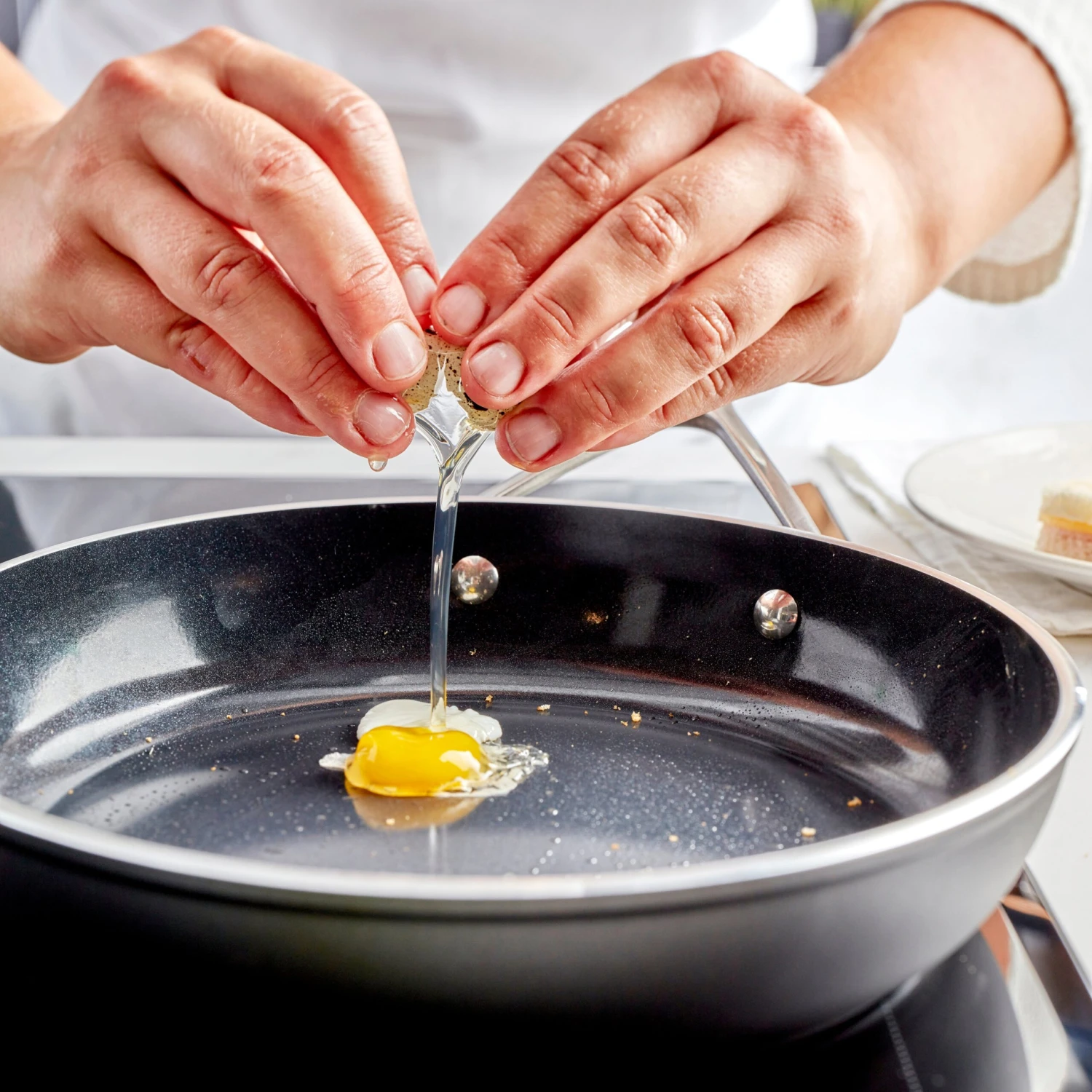 Demeyere AluPro 8" Ceramic Nonstick Fry Pan 9 Demeyere AluPro 8" Ceramic Nonstick Fry Pan - Image 7