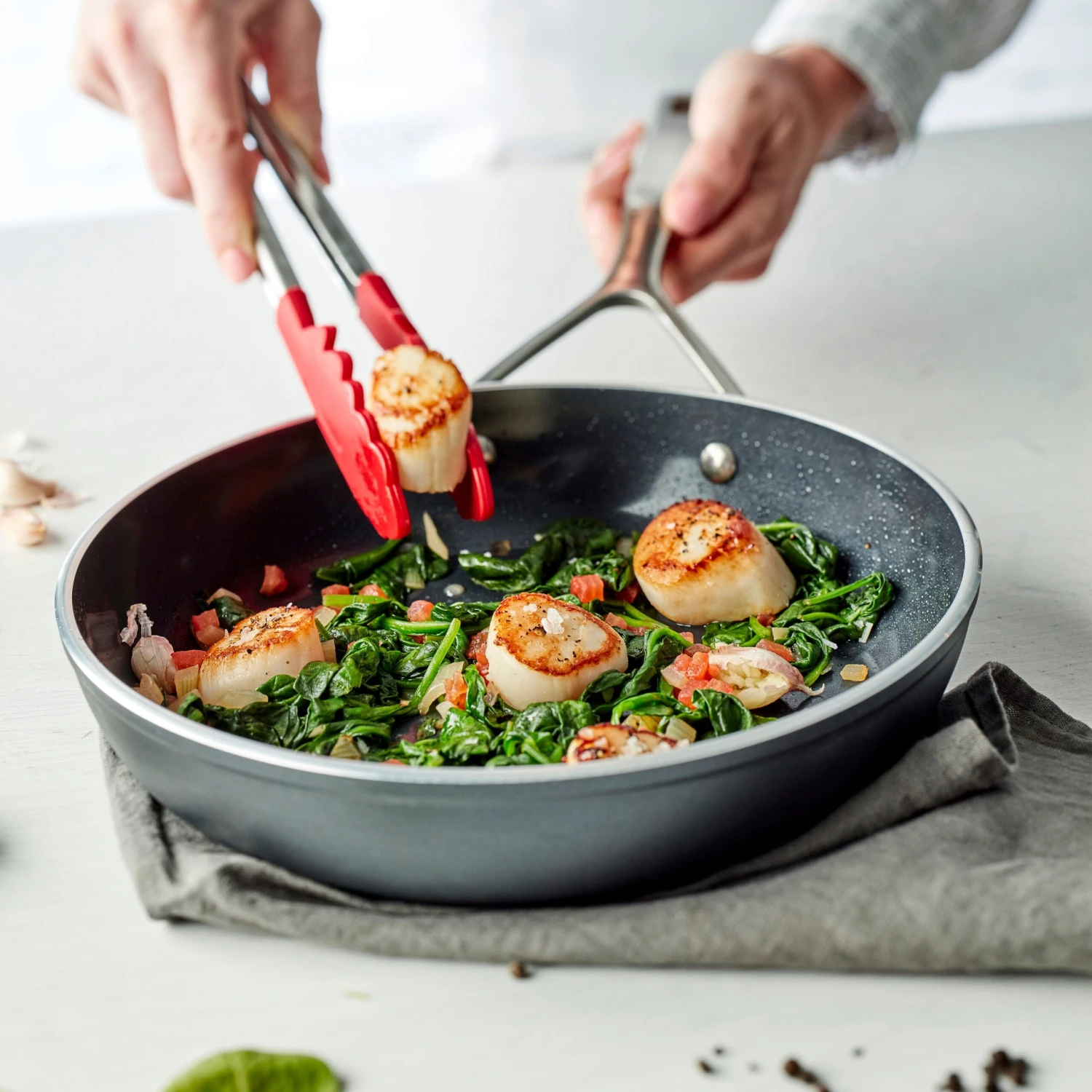 Demeyere AluPro 12" Ceramic Nonstick Fry Pan 4 Demeyere AluPro 12" Ceramic Nonstick Fry Pan - Image 2