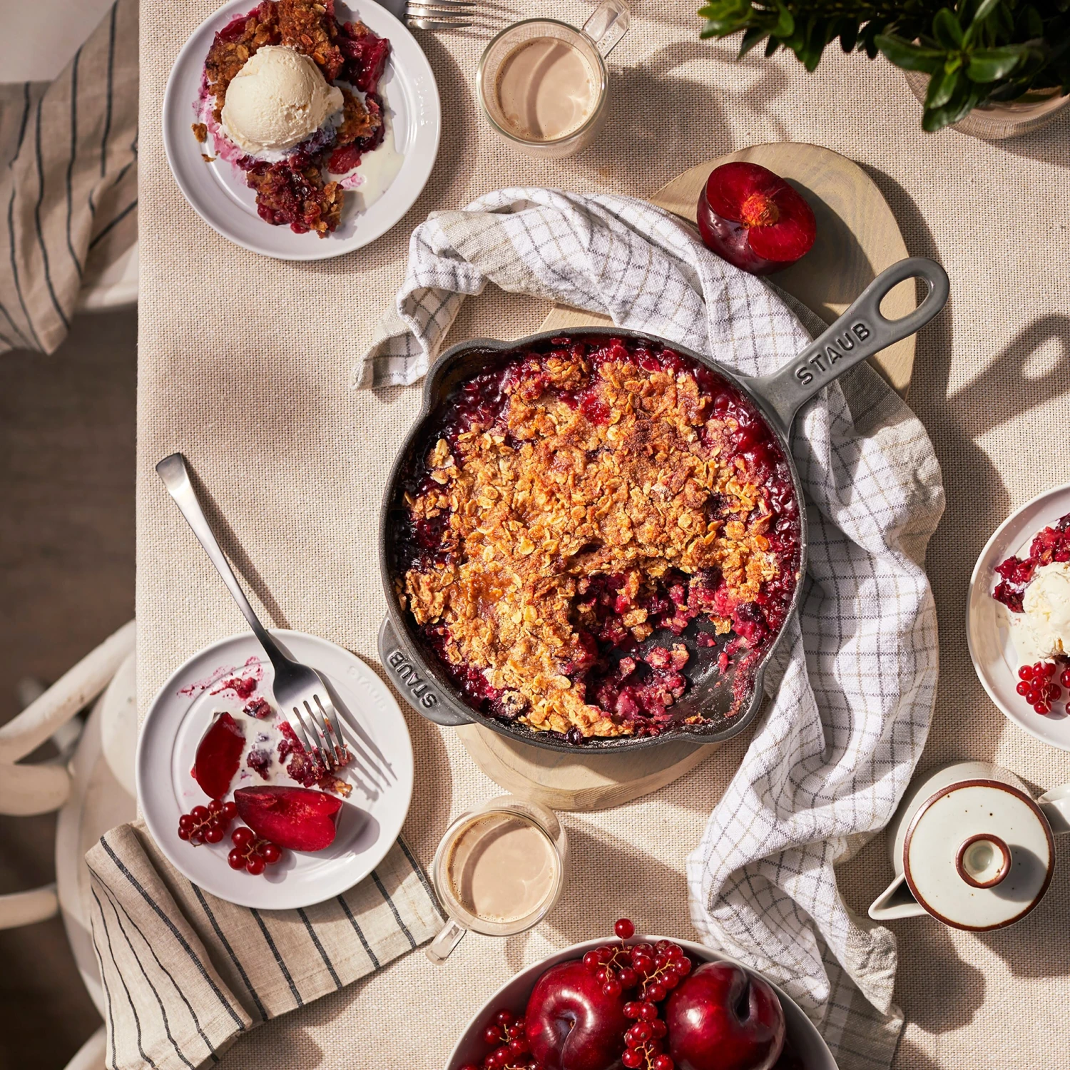 Staub 8.5" Graphite Gray Cast Iron Deep Traditional Skillet 4 Staub 8.5" Graphite Gray Cast Iron Deep Traditional Skillet - Image 2