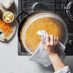 Staub 3.5-quart Cherry Red Braiser With Glass Lid -Zwilling Shop 14813002 GIF 03