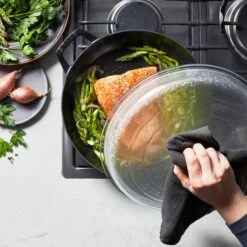 Staub 3.5-quart Sapphire Blue Braiser With Glass Lid -Zwilling Shop 14813023 GIF 05