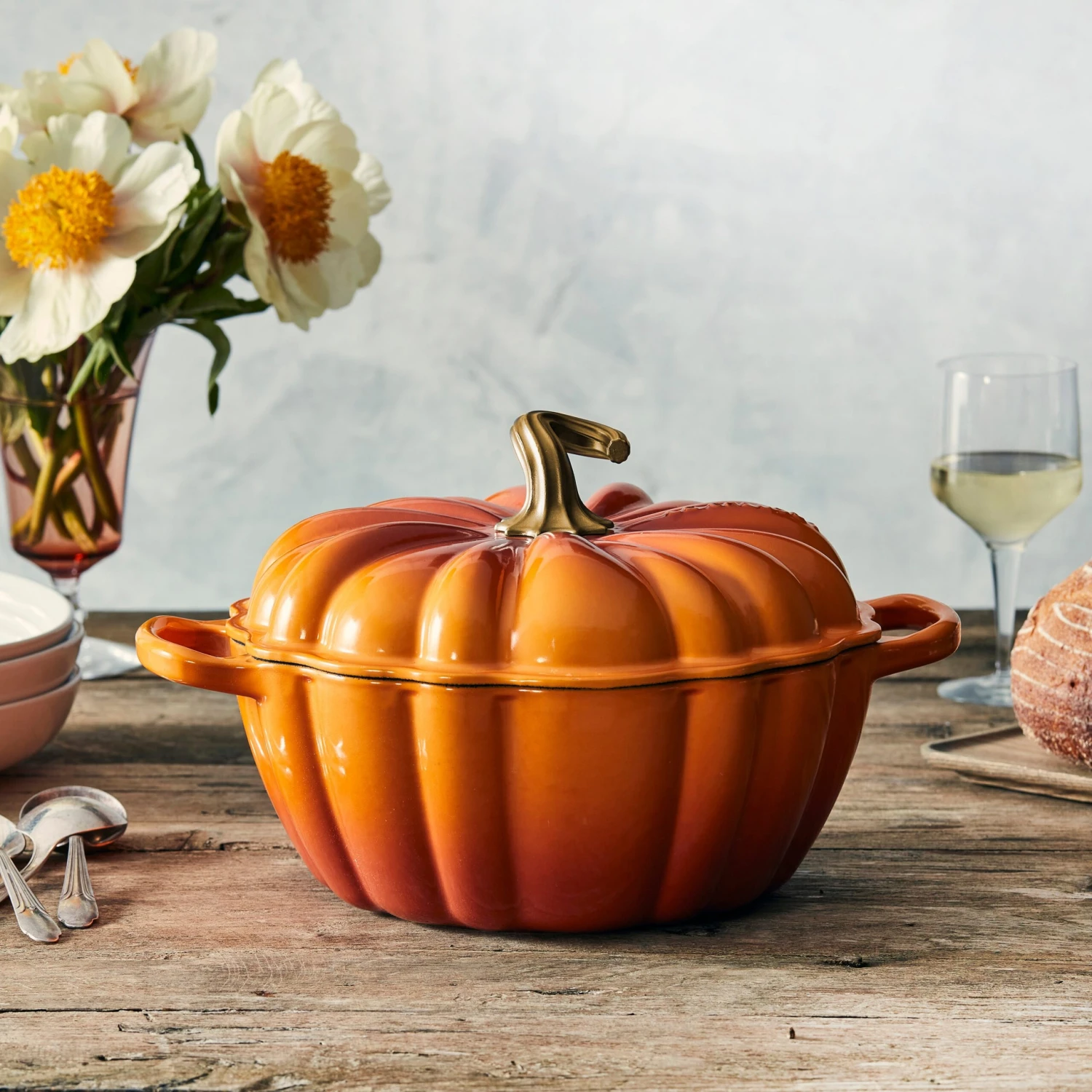 Le Creuset Signature Cast Iron 4-quart Persimmon Pumpkin Cocotte 7 Le Creuset Signature Cast Iron 4-quart Persimmon Pumpkin Cocotte - Image 5