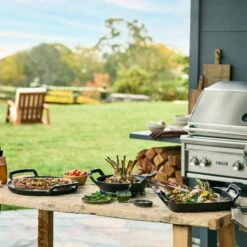 Le Creuset Alpine Outdoor Cast Iron 15" Pizza Pan -Zwilling Shop 231016 LeCreuset AlpineCollection Square 0246