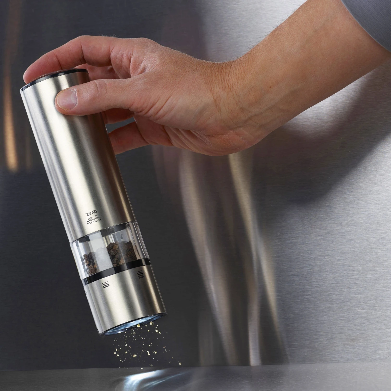 Peugeot Elis Sense 8" Stainless Steel Electric Pepper Mill 9 Peugeot Elis Sense 8" Stainless Steel Electric Pepper Mill - Image 7