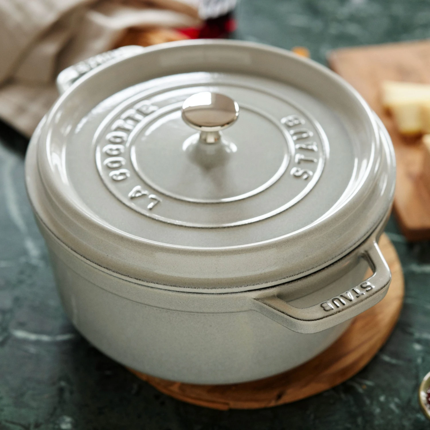 Staub 5.5-quart White Truffle Round Dutch Oven 7 Staub 5.5-quart White Truffle Round Dutch Oven - Image 5