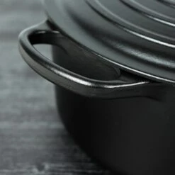 Le Creuset Signature Cast Iron 7.25-quart Licorice Round Dutch Oven -Zwilling Shop 32944