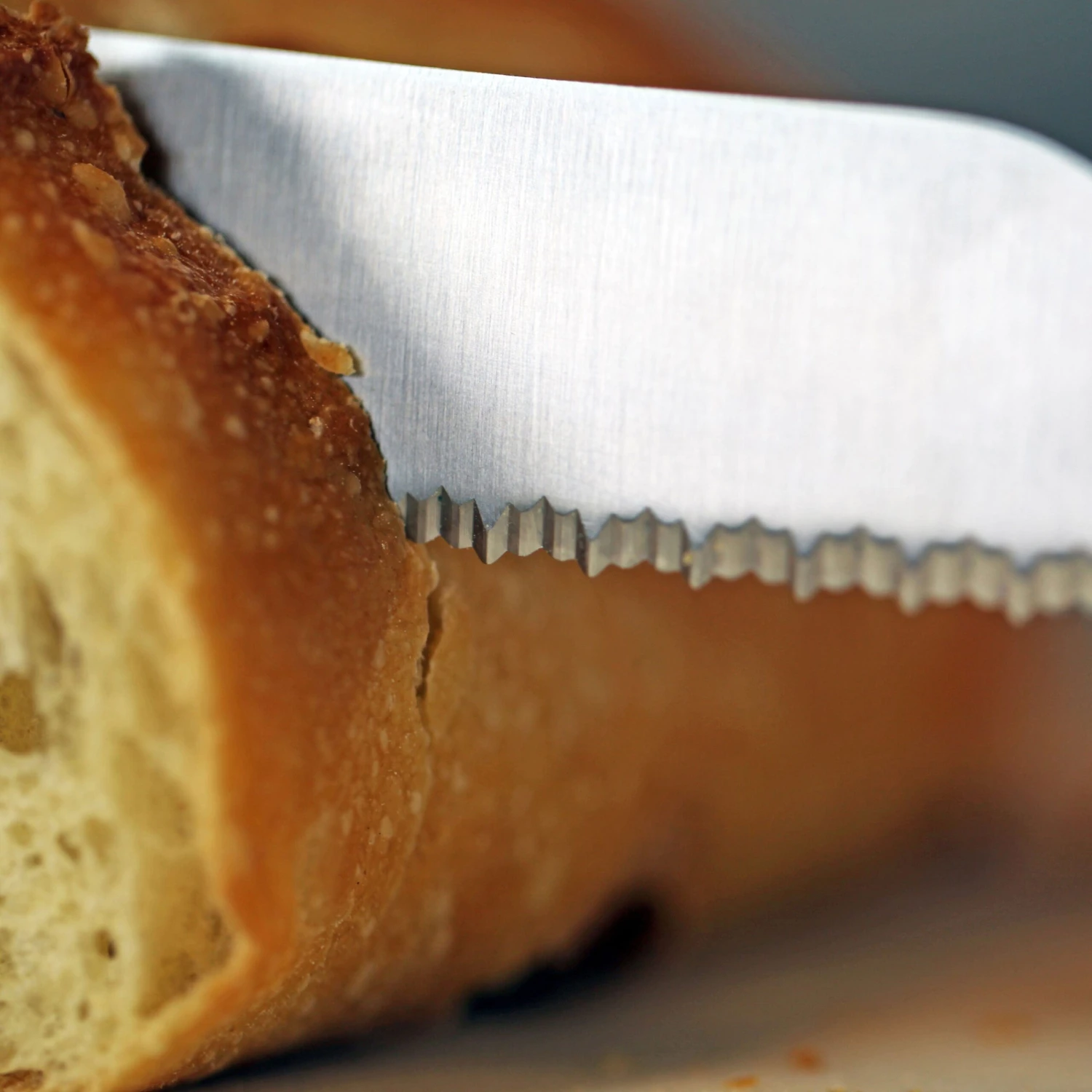 Wusthof Classic Ikon 9" Double Serrated Bread Knife 5 Wusthof Classic Ikon 9" Double Serrated Bread Knife - Image 3