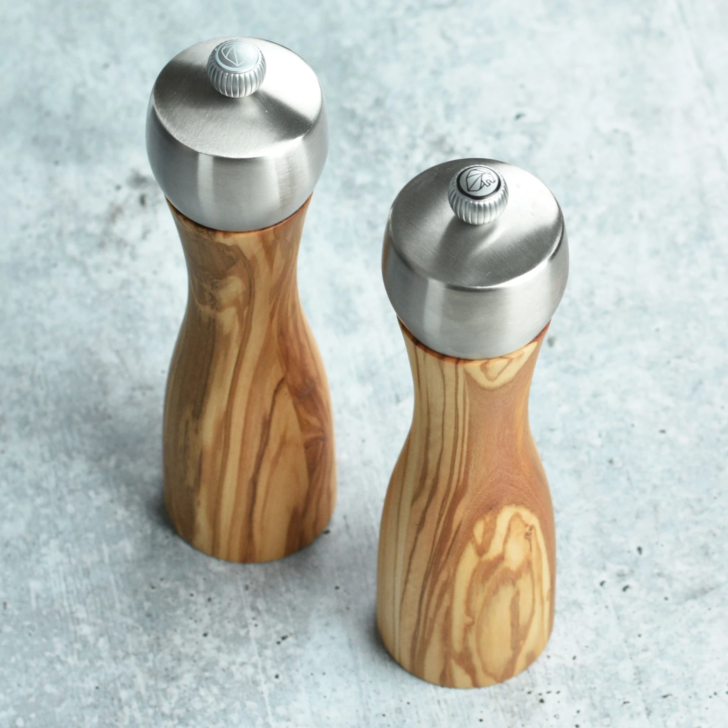 Peugeot Fidji 8.25" Olivewood Salt & Pepper Mill Set 8 Peugeot Fidji 8.25" Olivewood Salt & Pepper Mill Set - Image 6