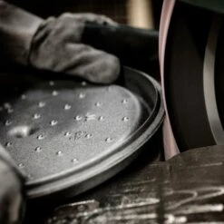 Staub 5.5-quart Grenadine Round Dutch Oven -Zwilling Shop 36723 7166d1e2 671f 47c8 a1f3 20f706cd50a4