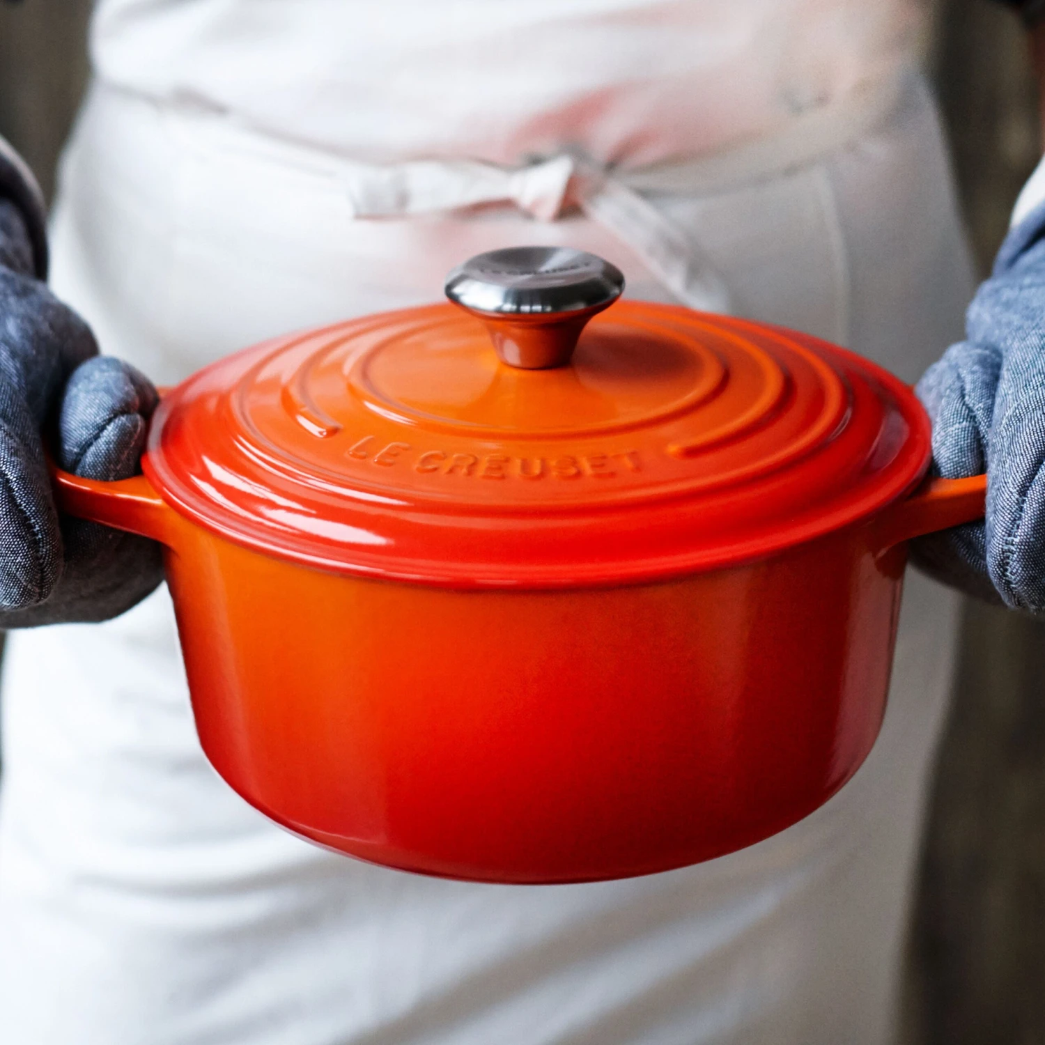 Le Creuset Signature Cast Iron 5.5-quart Flame Round Dutch Oven 8 Le Creuset Signature Cast Iron 5.5-quart Flame Round Dutch Oven - Image 6