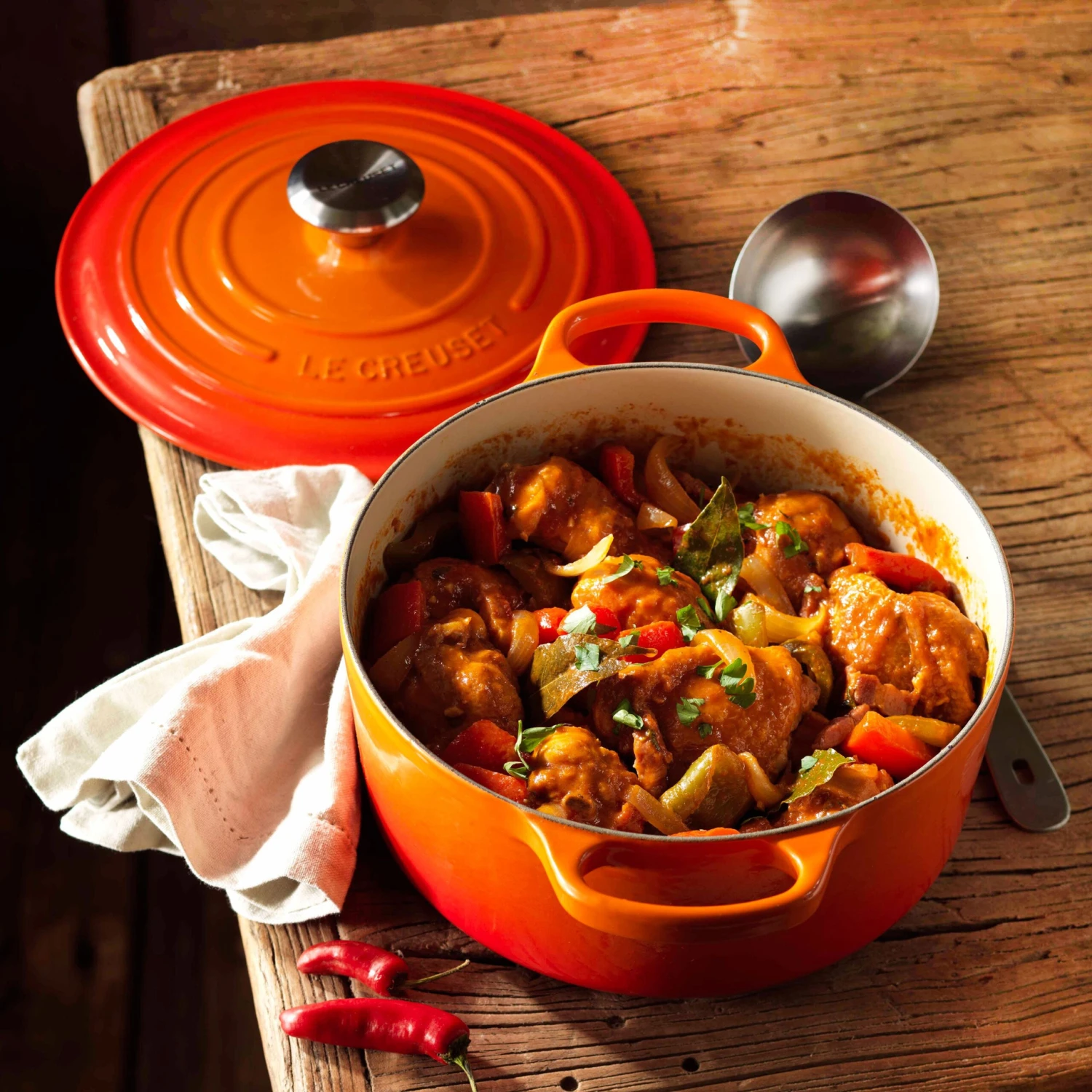 Le Creuset Signature Cast Iron 9-quart Flame Round Dutch Oven 8 Le Creuset Signature Cast Iron 9-quart Flame Round Dutch Oven - Image 6