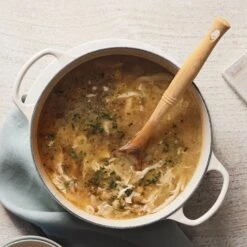 Le Creuset Signature Cast Iron 7.25-quart Meringue Round Dutch Oven -Zwilling Shop 37408 5b04cd90 b74b 434e b0d1 525df52c7ff5