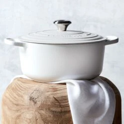 Le Creuset Signature Cast Iron 9-quart White Round Dutch Oven -Zwilling Shop 37443