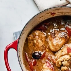 Le Creuset Signature Cast Iron 6.75-quart Cerise Round Wide Dutch Oven With Copper Knob -Zwilling Shop 37481