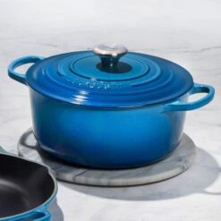 Le Creuset Signature Cast Iron 4.5-quart Marseille Round Dutch Oven -Zwilling Shop 37544 a959fead dd57 424d 971c 8451e5b43590