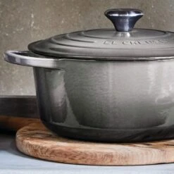 Le Creuset Signature Cast Iron 4.5-quart Oyster Round Dutch Oven -Zwilling Shop 37546