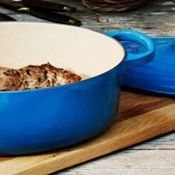 Le Creuset Signature Cast Iron 15.5-quart Marseille Oval Dutch Oven -Zwilling Shop 37642