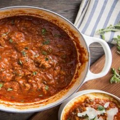 Le Creuset Signature Cast Iron 5-quart White Oval Dutch Oven -Zwilling Shop 37719