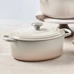 Le Creuset Signature Cast Iron 5-quart Meringue Oval Dutch Oven -Zwilling Shop 37734