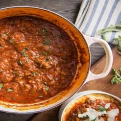 Le Creuset Signature Cast Iron 5-quart Meringue Oval Dutch Oven -Zwilling Shop 37739