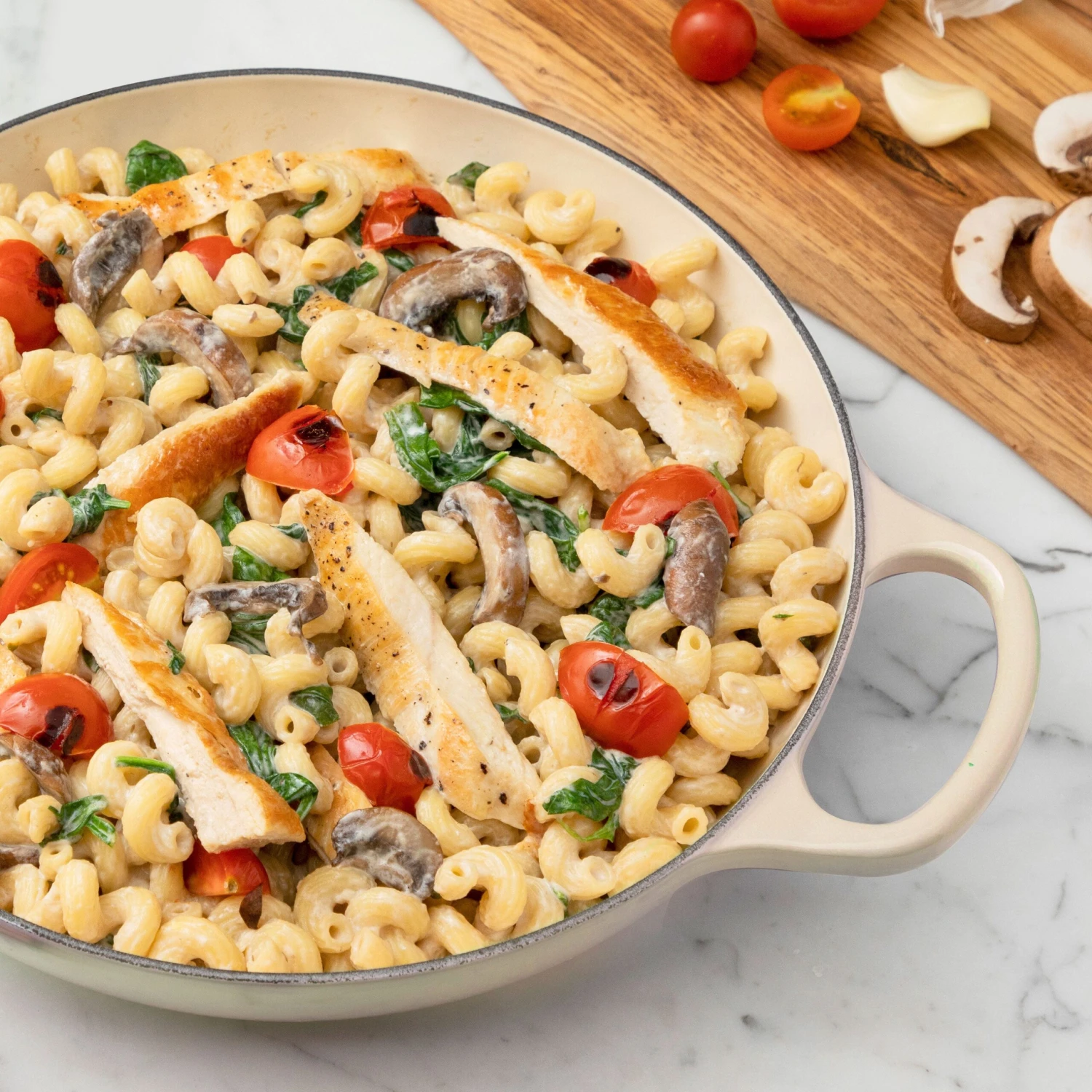 Le Creuset Signature Cast Iron 5-quart Meringue Braiser 6 Le Creuset Signature Cast Iron 5-quart Meringue Braiser - Image 4