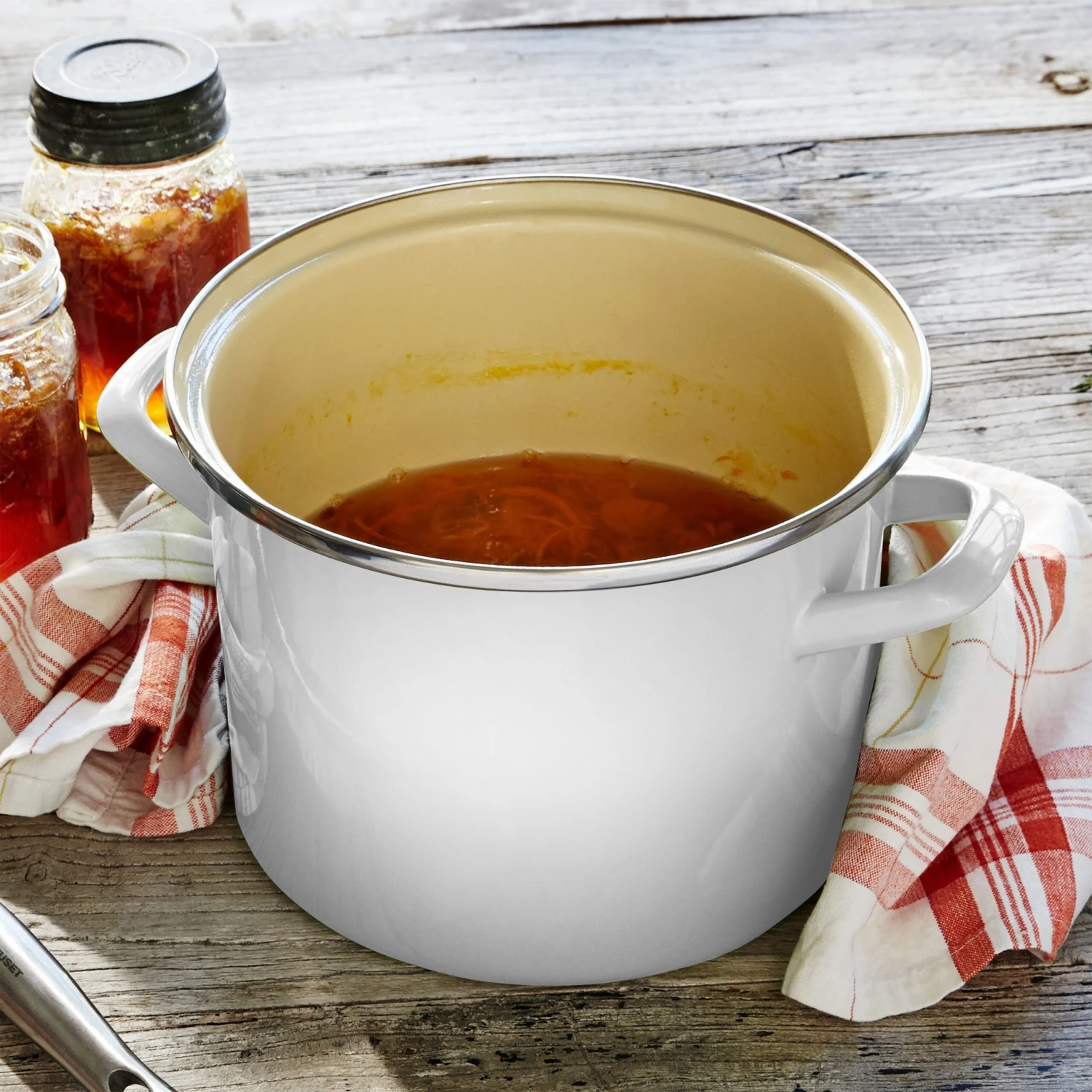 Le Creuset Enameled Steel 8-quart White Stock Pot 5 Le Creuset Enameled Steel 8-quart White Stock Pot - Image 3