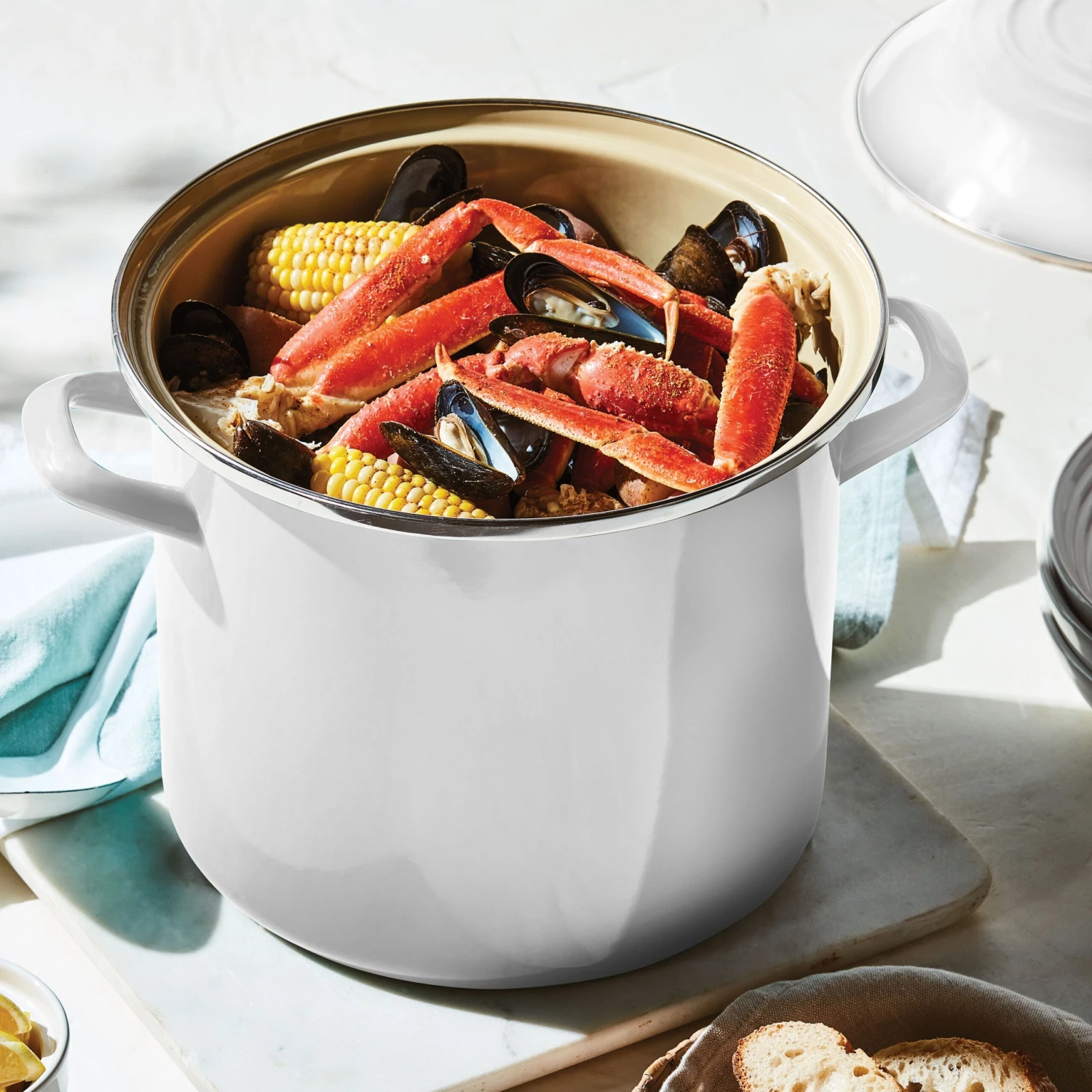 Le Creuset Enameled Steel 8-quart White Stock Pot 6 Le Creuset Enameled Steel 8-quart White Stock Pot - Image 4