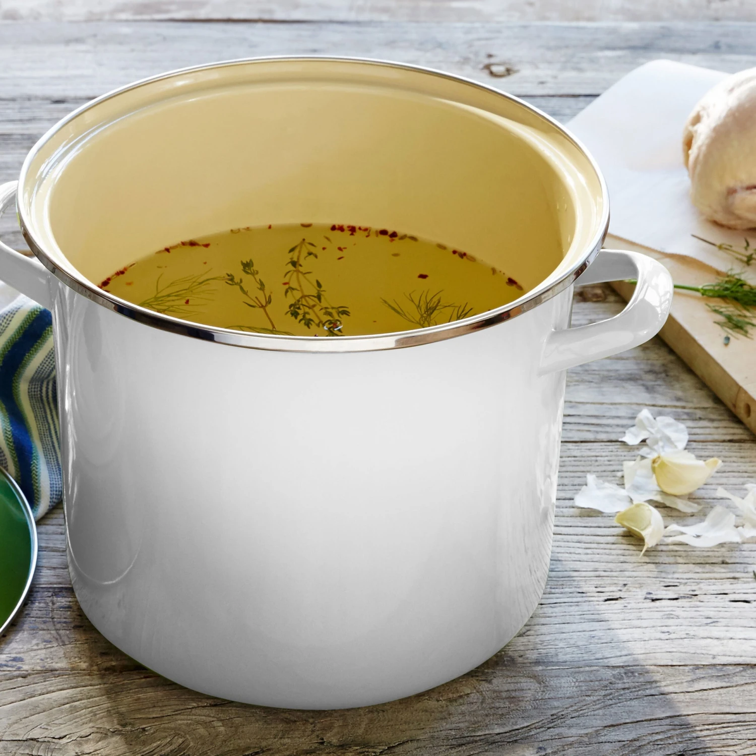 Le Creuset Enameled Steel 8-quart White Stock Pot 7 Le Creuset Enameled Steel 8-quart White Stock Pot - Image 5