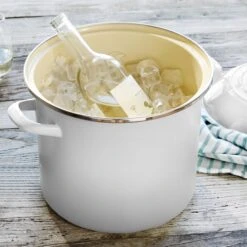 Le Creuset Enameled Steel 8-quart White Stock Pot 15 Le Creuset Enameled Steel 8-quart White Stock Pot -Zwilling Shop 38102 4f47f133 2425 439a a399 14846a365785