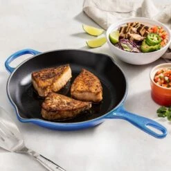 Le Creuset Signature Cast Iron 9" Marseille Skillet 13 Le Creuset Signature Cast Iron 9" Marseille Skillet -Zwilling Shop 38215