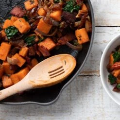 Le Creuset Signature Cast Iron 10.25" White Skillet -Zwilling Shop 38253