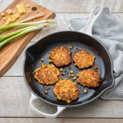 Le Creuset Signature Cast Iron 9" White Skillet -Zwilling Shop 38279 d09aa0a3 ba94 41a5 8397 3df82b9bb6f6