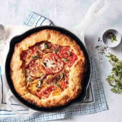 Le Creuset Signature Cast Iron 10.25" White Skillet -Zwilling Shop 38286