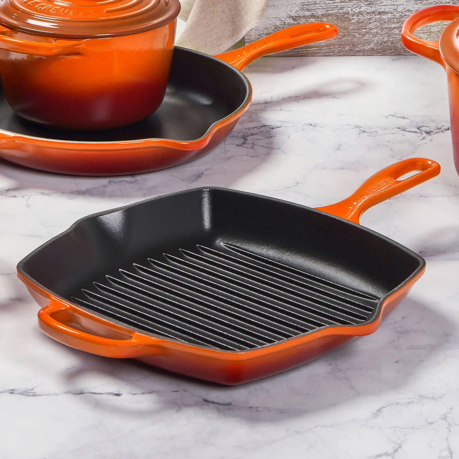Le Creuset Signature Cast Iron 10.25" Flame Square Grill Pan 4 Le Creuset Signature Cast Iron 10.25" Flame Square Grill Pan - Image 2
