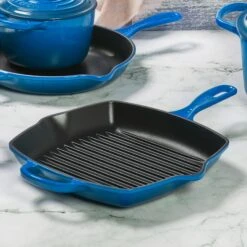Le Creuset Signature Cast Iron 10.25" Marseille Square Grill Pan -Zwilling Shop 38392 d69544c3 f280 4be9 acad f5fc7d730e22
