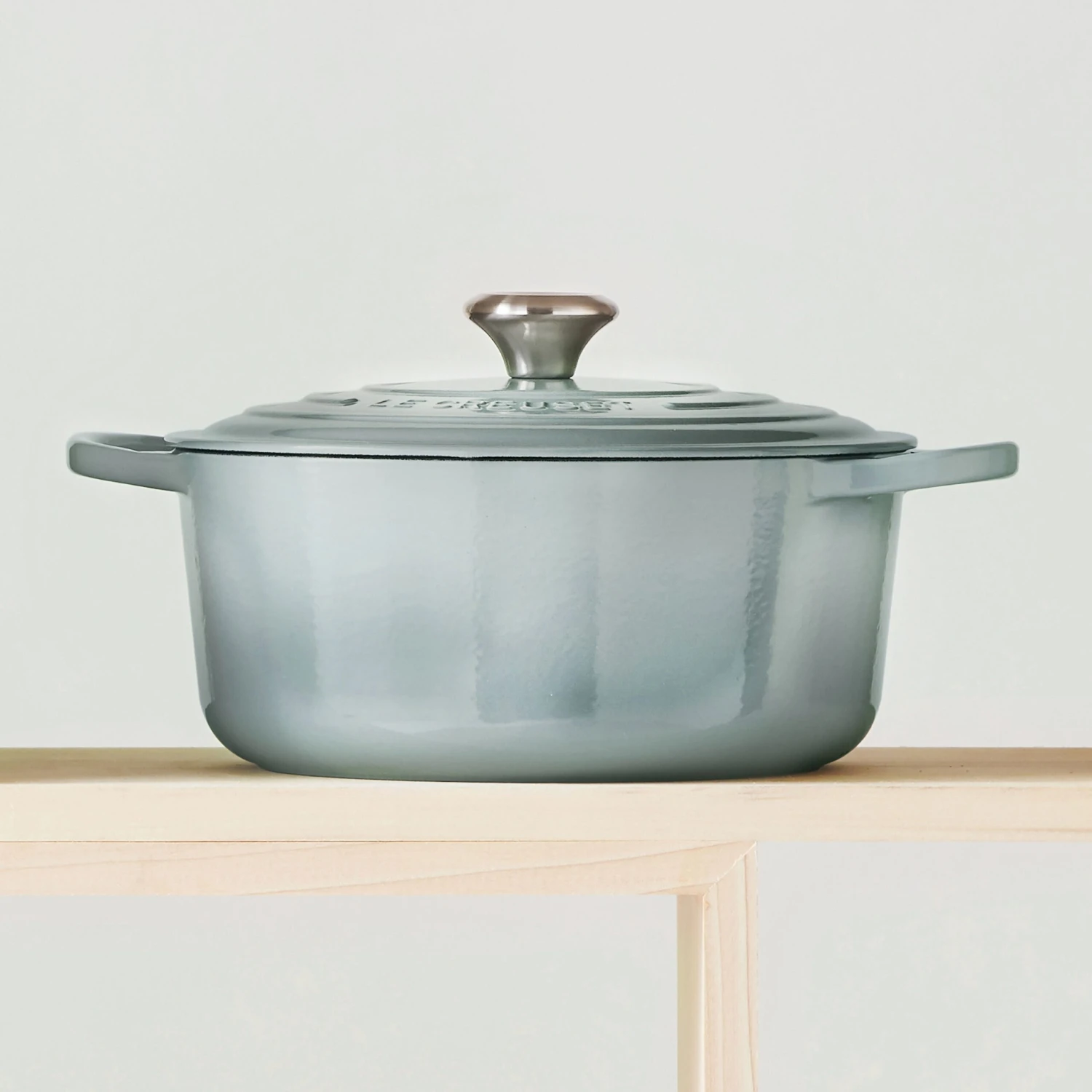 Le Creuset Signature Cast Iron 5.5-quart Sea Salt Round Dutch Oven 8 Le Creuset Signature Cast Iron 5.5-quart Sea Salt Round Dutch Oven - Image 6