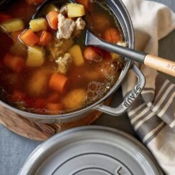 Staub 5.5-quart Graphite Gray Round Dutch Oven -Zwilling Shop 424424407 2b632ed9 7f99 448a b35b 8a127bef738f