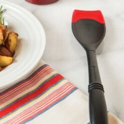 Le Creuset 4 Piece Bi-Material Silicone Utensil Set 12 Le Creuset 4 Piece Bi-Material Silicone Utensil Set -Zwilling Shop 44733