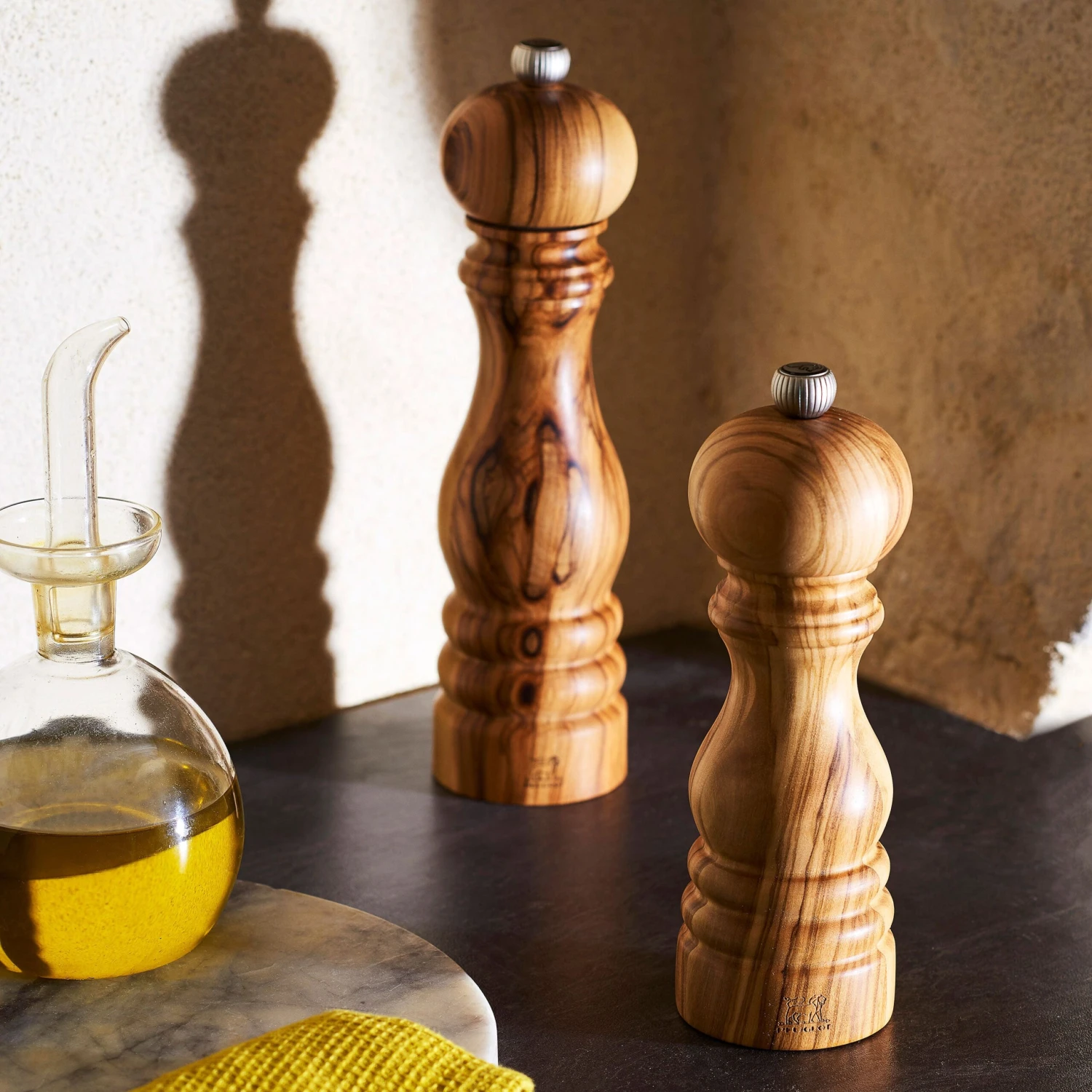 Peugeot Paris Olivewood 8.75" Salt & Pepper Mill Set 6 Peugeot Paris Olivewood 8.75" Salt & Pepper Mill Set - Image 4