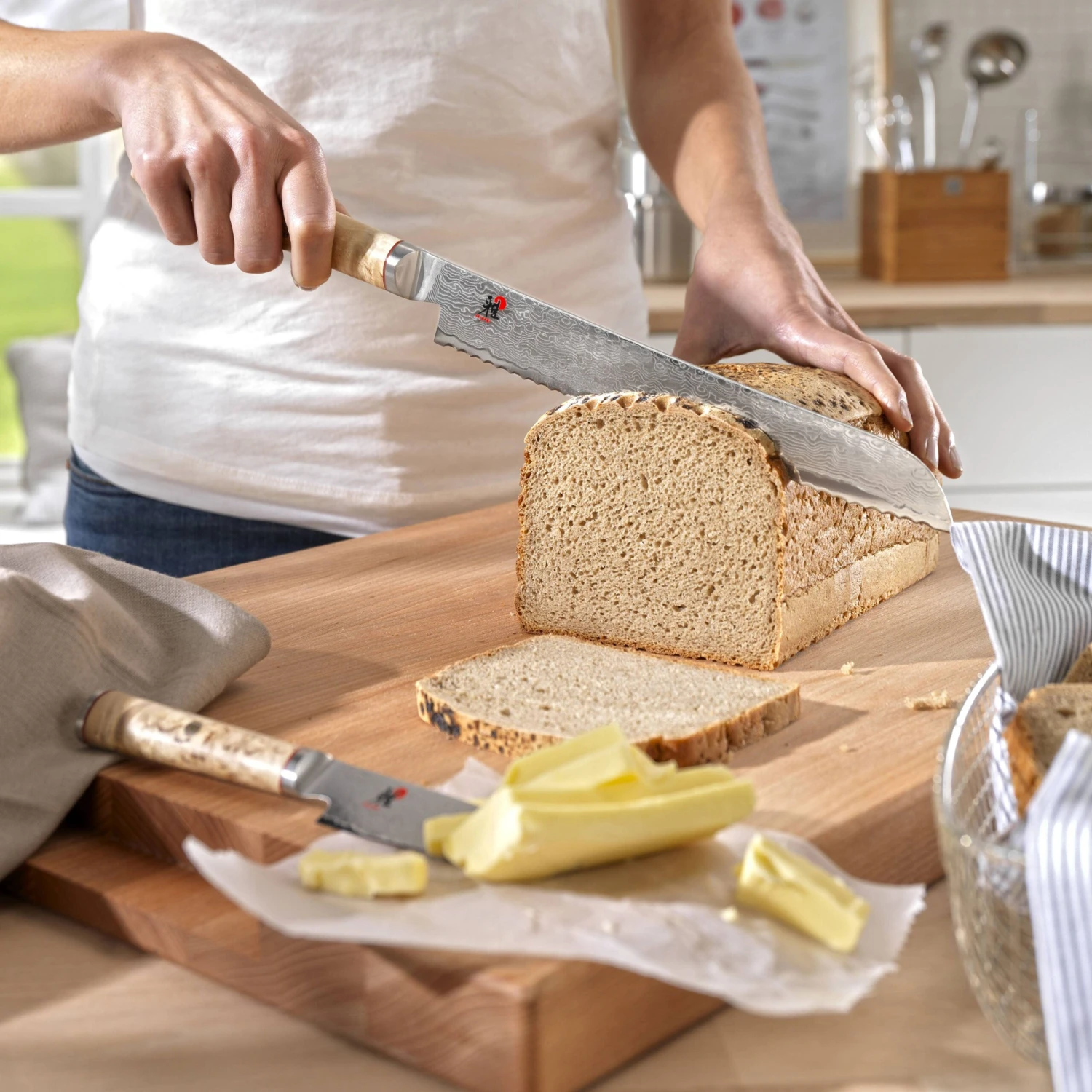 Miyabi Birchwood SG2 9" Bread Knife 7 Miyabi Birchwood SG2 9" Bread Knife - Image 5