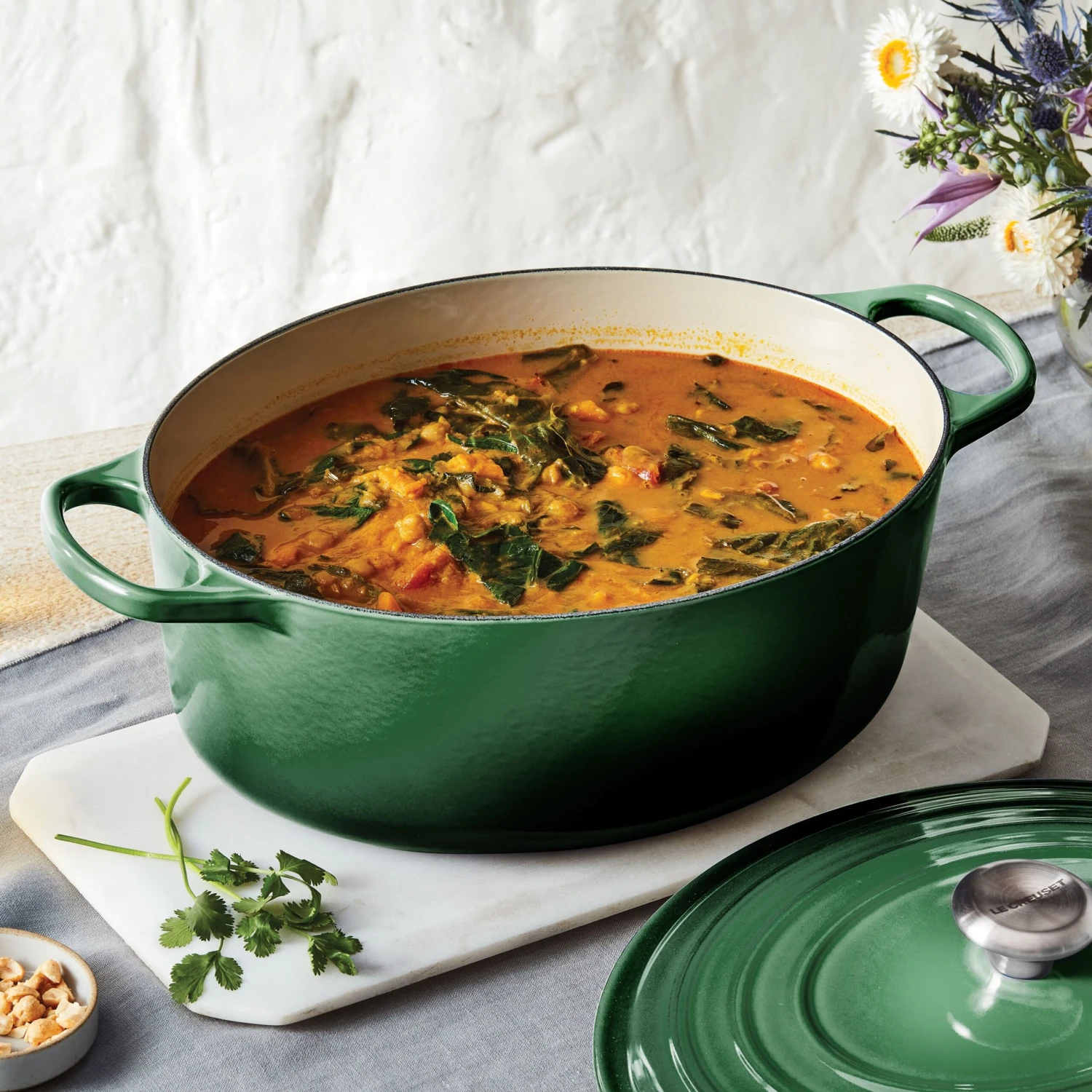 Le Creuset Signature Cast Iron 15.5-quart Artichaut Oval Dutch Oven 4 Le Creuset Signature Cast Iron 15.5-quart Artichaut Oval Dutch Oven - Image 2