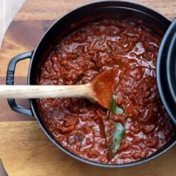 Staub 9-quart Matte Black Round Dutch Oven 13 Staub 9-quart Matte Black Round Dutch Oven -Zwilling Shop 65019 round cocotte 28cm black ls 347dbede ac38 4613 b50b 95d9b8058c6a