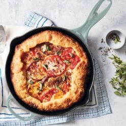 Le Creuset Signature Cast Iron 9" Sea Salt Iron Handle Skillet -Zwilling Shop 6 0d420e21 7ef8 4406 8966 bd5532dcc80c