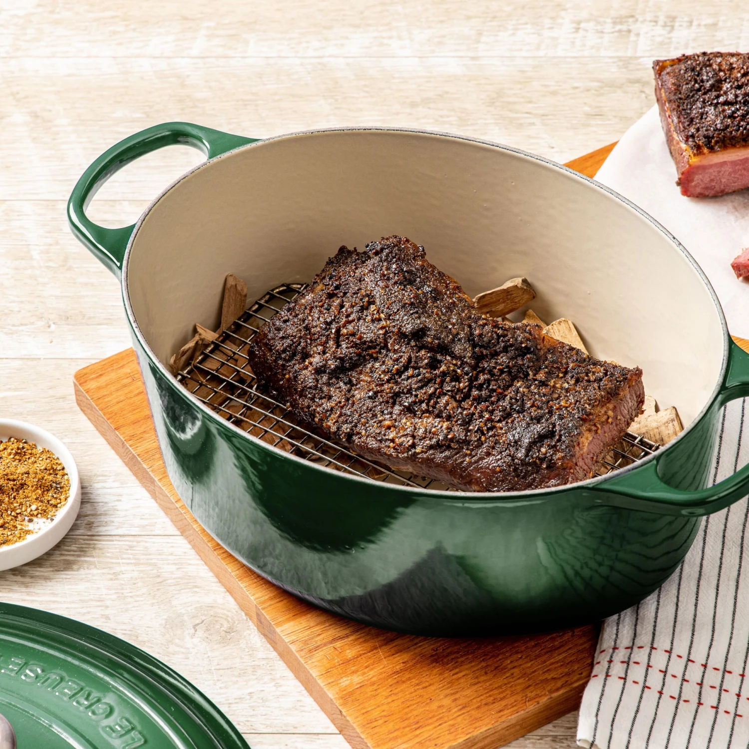 Le Creuset Signature Cast Iron 15.5-quart Artichaut Oval Dutch Oven 6 Le Creuset Signature Cast Iron 15.5-quart Artichaut Oval Dutch Oven - Image 4