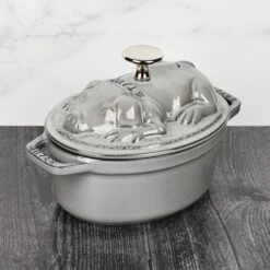 Staub 1-quart Graphite Gray Cast Iron Pig Cocotte 11 Staub 1-quart Graphite Gray Cast Iron Pig Cocotte -Zwilling Shop DSC 0581 1