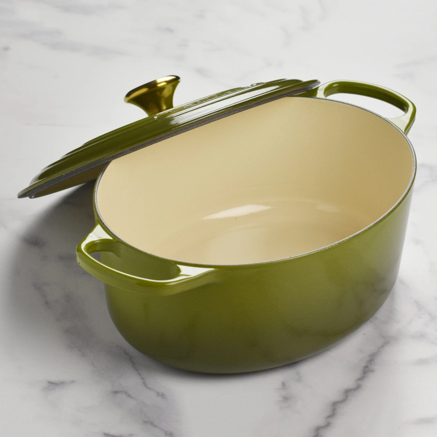 Le Creuset Signature Cast Iron 6.75-quart Olive Oval Dutch Oven 6 Le Creuset Signature Cast Iron 6.75-quart Olive Oval Dutch Oven - Image 4