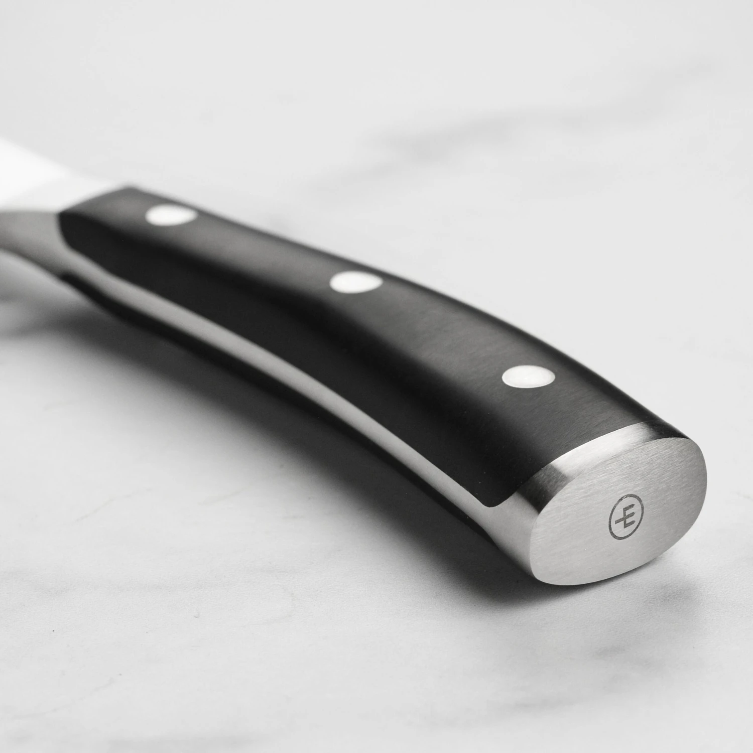 Wusthof Classic Ikon 9" Double Serrated Bread Knife 4 Wusthof Classic Ikon 9" Double Serrated Bread Knife - Image 2