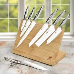 Zwilling Twin Fin II 8 Piece Bamboo Magnetic Easel Knife Set -Zwilling Shop DSC 2575